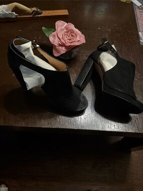 H&M Black Suede Platform Peep-Toe Heels with Ankle Strap